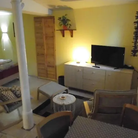 Apartment Ferienwohnung In Kirchscheidungen Mit Grill, Garten Und Terrasse Laucha (Saxony-Anhalt)
